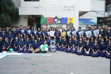 วันศุกร์ ที่ 29 สิงหาคม 2568 ผู้อำนวยการธำรงค์ หน่อเรือง ให้เกียรติเป็นประธานพิธีเปิดกิจกรรม ICT For All 2025 ของสาระเทคโนโลยี กลุ่มสาระการเรียนรู้วิทยาศาสตร์และเทคโนโลยี ณ อาคารบุรีรัตน์ โรงเรียนจักรคำคณาทร จังหวัดลำพูน