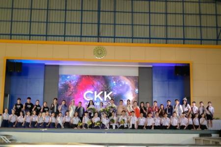 วันศุกร์ที่ 29 สิงหาคม 2568 ชมรม TO BE NUMBER ONE โรงเรียนจักรคำคณาทร จ้งหวัดลำพูน จัดการประกวด CKK AMBASSADOR 2025 เฟ้นหาตัวแทนทูตกิจกรรมเพื่อปฏิบัติหน้าที่เพื่อโรงเรียนและสังคม โดยมีนักเรียนเข้าร่วมการประกวดในครั้งนี้ทั้งหมด 34 คน