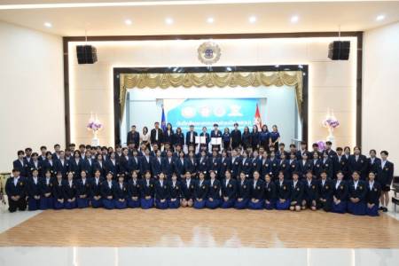 บันทึกข้อตกลงความร่วมมือ (MOU) สภานักเรียน ระหว่างโรงเรียนจักรคำคณาทร จังหวัดลำพูน และโรงเรียนพิริยาลัยจังหวัดแพร่  วันพฤหัสบดีที่ 6 สิงหาคม พ.ศ. 2569 โรงเรียนจักรคำคณาทร จังหวัดลำพูน นำโดยคณะผู้บริหาร พร้อมด้วยคณะกรรมการสภานักเรียน ให้การต้อนรับคณะศึกษา