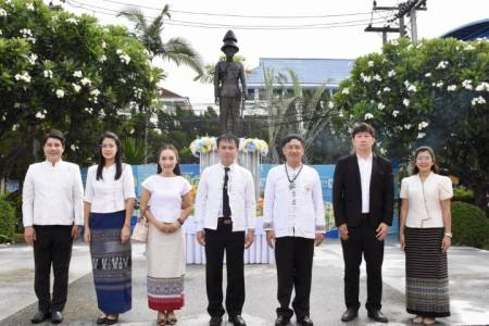 พิธีบวงสรวง ศาลพระภูมิ เจ้าที่ และอนุสาวรีย์เจ้าจักรคำขจรศักดิ์ เนื่องในวันคล้ายวันสถาปนาครบรอบ 122 ปีโรงเรียนจักรคำคณาทร จังหวัดลำพูน วันศุกร์ที่ 12 มิถุนายน 2569 นายธำรงค์ หน่อเรือง ผู้อำนวยการโรงเรียนจักรคำคณาทร จังหวัดลำพูน และคณะผู้บริหาร